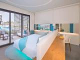 Signature Pool Access Double Suite