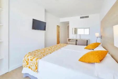 Ilusion Moreyo - Adults Only - 57