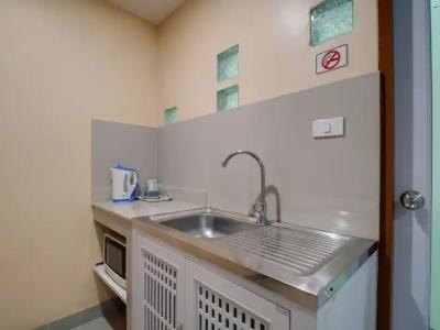 OYO 1027 Patumnak Beach Guesthouse - 21