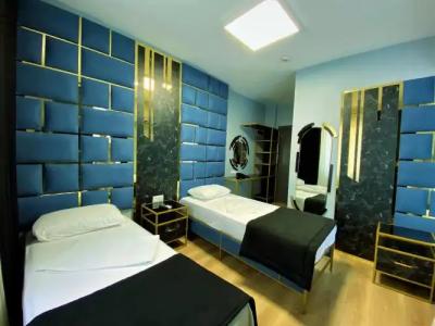 Orange Airport - 100