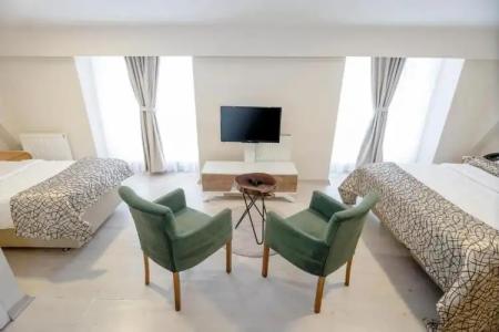 The Corner Inns By Suit - 93