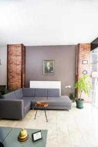 The Corner Inns By Suit - 86