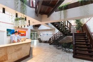 Hillside Beach Club Hotel