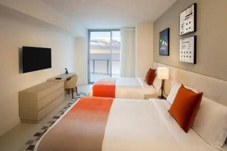 Hyde Resort & Residences - 76