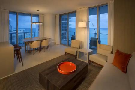 Hyde Resort & Residences - 8