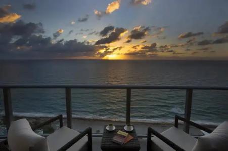 Hyde Resort & Residences - 20