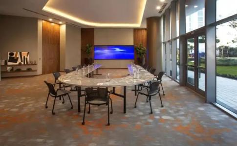 Hyde Resort & Residences - 12