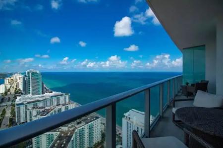 Hyde Resort & Residences - 98