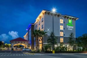Holiday Inn Express & Suites - St. Petersburg - Madeira Beach, an IHG Hotel