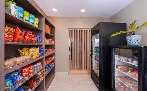 Holiday Inn Express & Suites - St. Petersburg - Madeira Beach, an IHG - 12