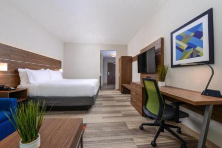 Holiday Inn Express & Suites - St. Petersburg - Madeira Beach, an IHG - 71