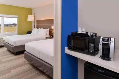 Holiday Inn Express & Suites - St. Petersburg - Madeira Beach, an IHG - 40