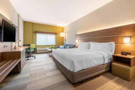 Holiday Inn Express & Suites - St. Petersburg - Madeira Beach, an IHG - 64
