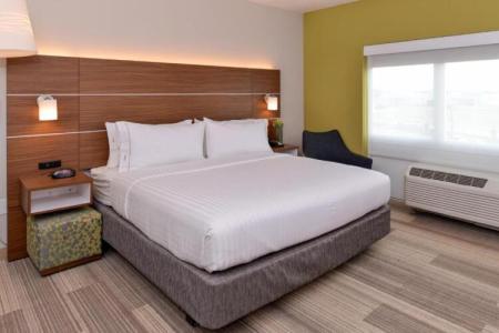Holiday Inn Express & Suites - St. Petersburg - Madeira Beach, an IHG - 52