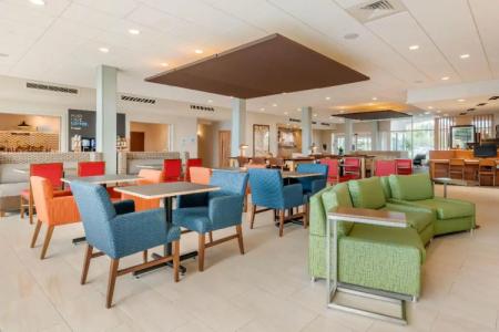 Holiday Inn Express & Suites - St. Petersburg - Madeira Beach, an IHG - 35