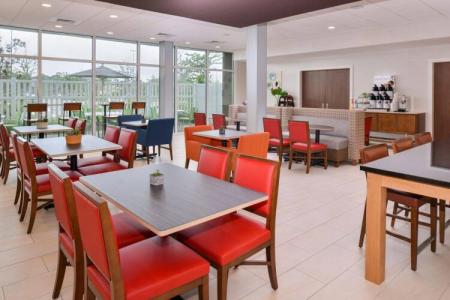 Holiday Inn Express & Suites - St. Petersburg - Madeira Beach, an IHG - 30