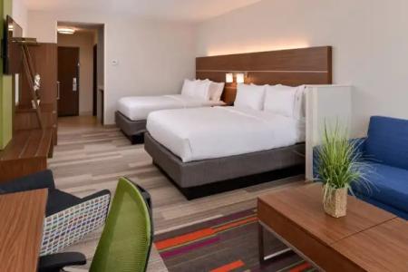 Holiday Inn Express & Suites - St. Petersburg - Madeira Beach, an IHG - 36