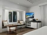 Pool Double Celes Suite beachfront