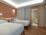 2 Bedrooms Family Suite with balcony