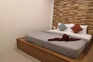 Samed Your House, Samet Island