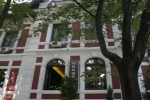 Roger's Hotel, Rousse