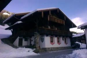 Schlossar Haus, Ecche