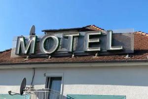 Motel Herbold, Knullwald