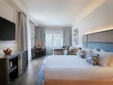 Suite with pool view