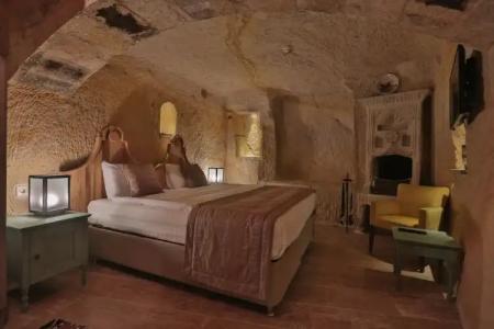 Acropolis Cave Suite - 75