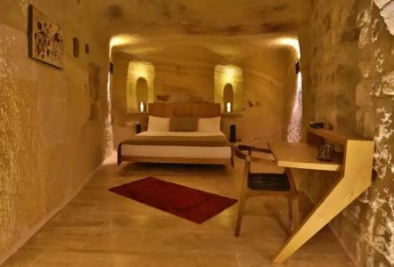 Acropolis Cave Suite - 15