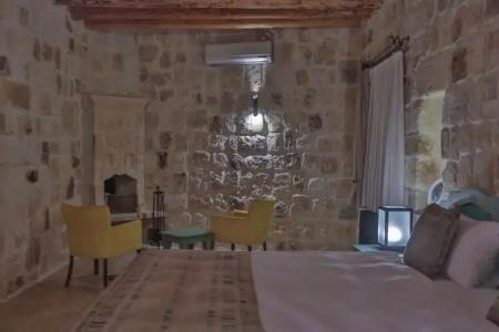 Acropolis Cave Suite - 49