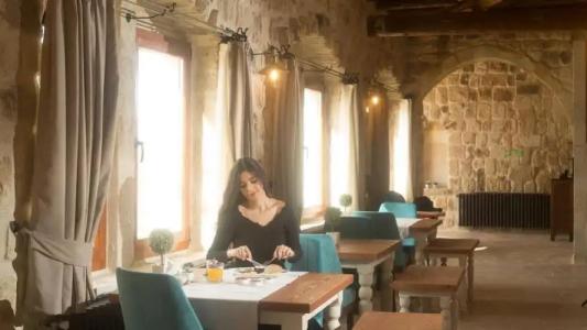 Acropolis Cave Suite - 28