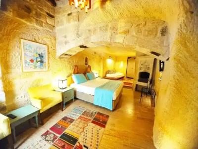 Acropolis Cave Suite - 70