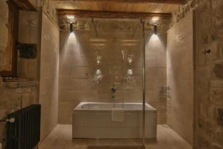 Acropolis Cave Suite - 44