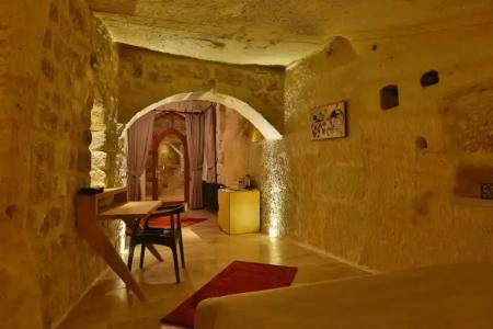 Acropolis Cave Suite - 21