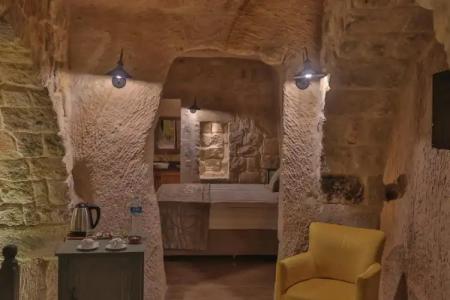 Acropolis Cave Suite - 13