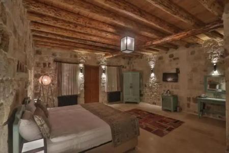 Acropolis Cave Suite - 60