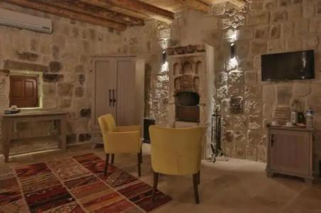 Acropolis Cave Suite - 62