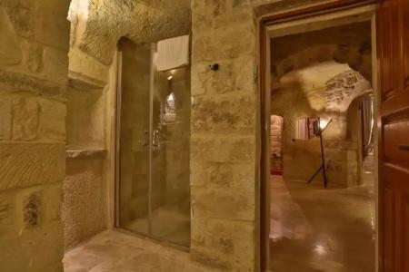 Acropolis Cave Suite - 12
