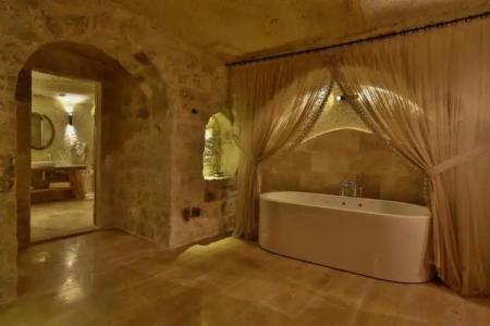 Acropolis Cave Suite - 67