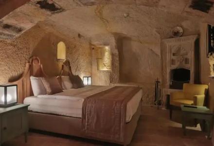 Acropolis Cave Suite - 2