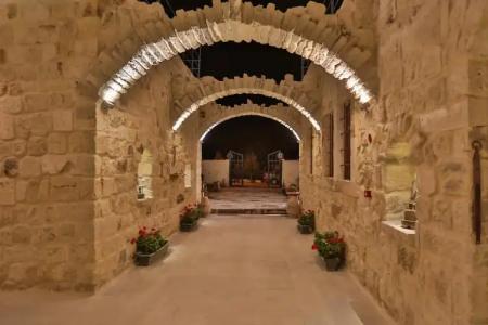 Acropolis Cave Suite - 18