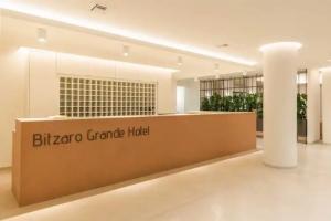 Bitzaro Grande Hotel & Suites, Kalamakion