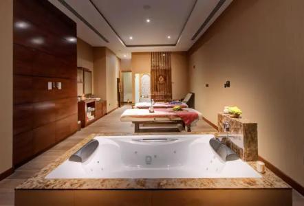 Crowne Plaza Muscat OCEC, an IHG - 39