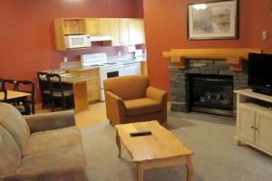 Cornerstone Lodge by Park Vacation Management, Fernie