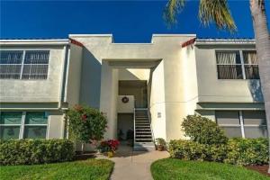 Vista Verde East - Two Bedroom Condo - 1-103, Saint Petersburg