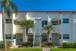 Vista Verde East - Two Bedroom Condo - 5-137, Saint Petersburg