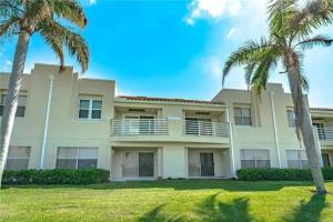 Vista Verde North - Two Bedroom Condo - 5-231, Saint Petersburg