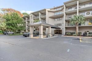 Village House - Two Bedroom Condo - 101, Hilton Head Island