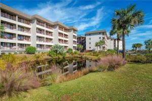 Beach & Tennis Admirals Row - Two Bedroom Condo - 226, Hilton Head Island